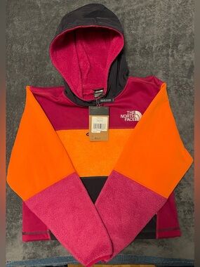 NWT The North Face Womens Novelty Fleece Dramatic Plum Hoodie jacket.